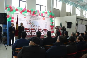 Asistencia a la exposición permanente de Irán en Bishkek (Kirguistán)