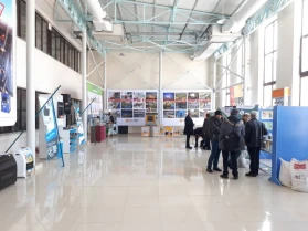 Asistencia a la exposición permanente de Irán en Bishkek (Kirguistán)