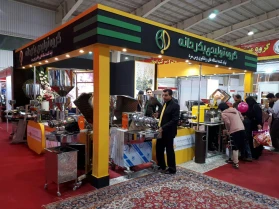 Grupo de producción Bekrdaneh en la exposición de Isfahan en noviembre del 96