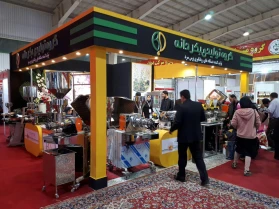 Grupo de producción Bekrdaneh en la exposición de Isfahan en noviembre del 96