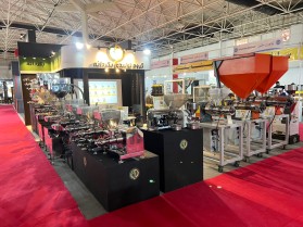 Participación del Grupo de Producción Bekrdaneh en la Exposición Agrofood de Teherán 2025